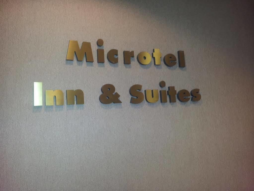 Microtel Inn By Wyndham Rogers Buitenkant foto